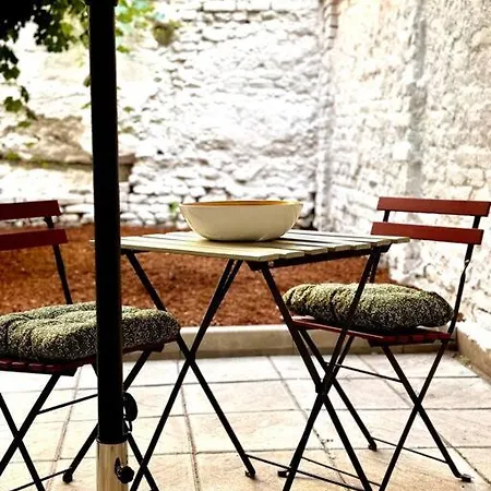 Trendy Urban Nest - Center *