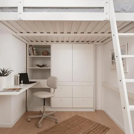 Trendy Urban Nest - Center